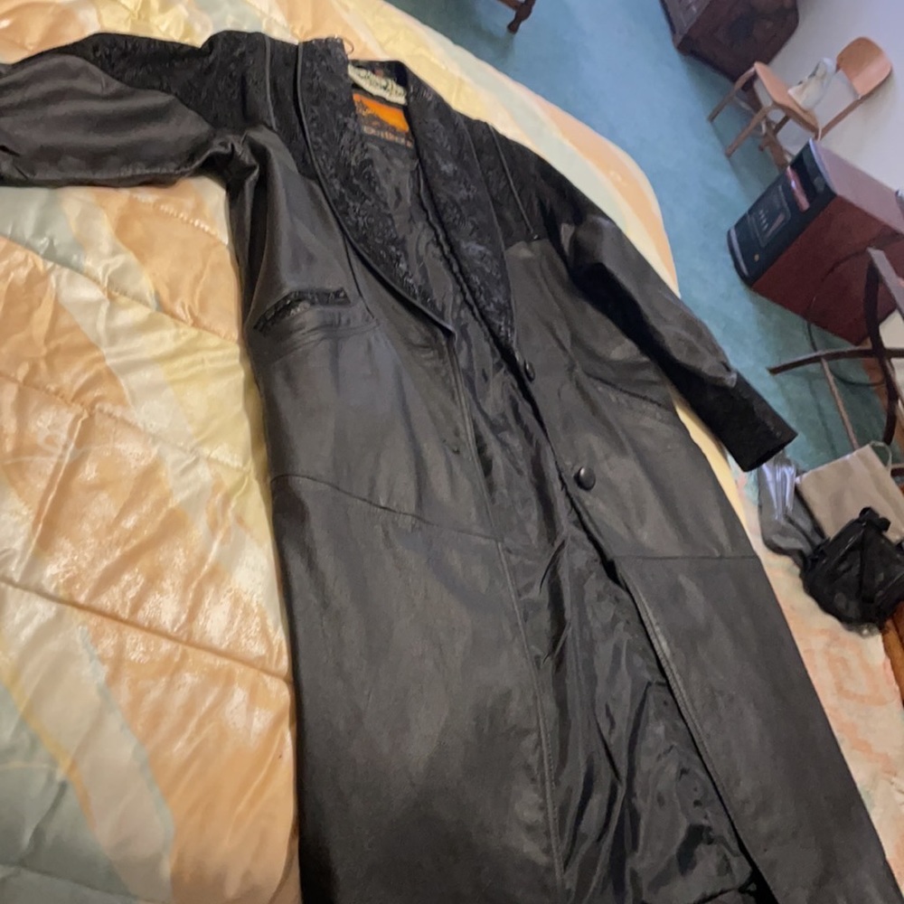 Ginuine Leather Perfect Condition - image 1